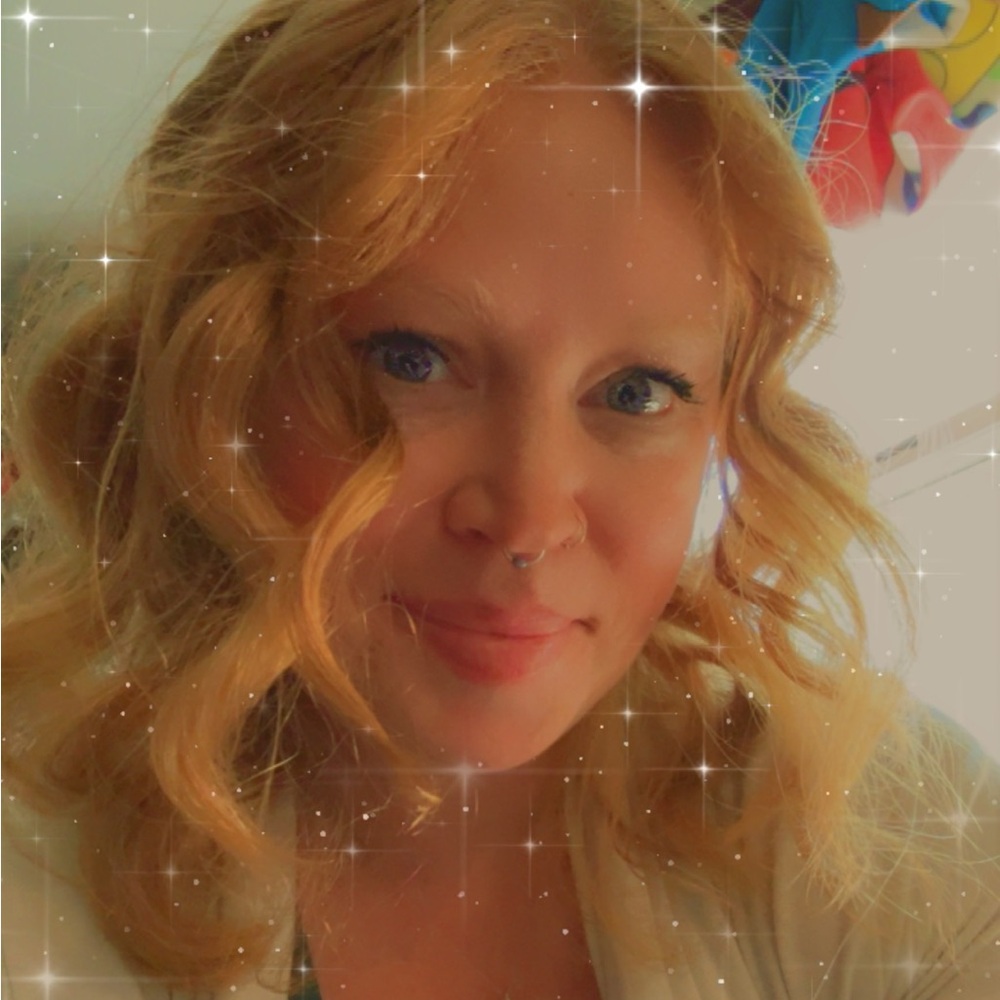 Meet your Posher, Crystal